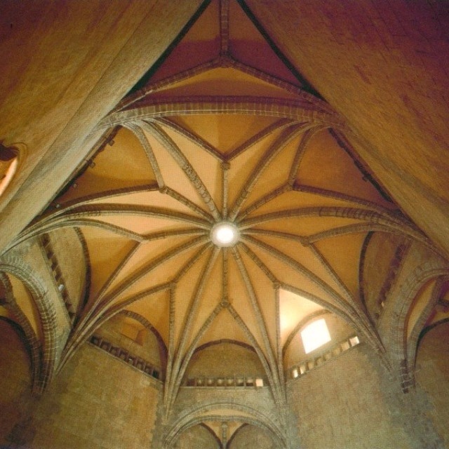 La Sala dei Baroni e il Graal